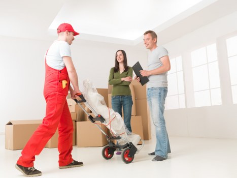 Student moving checklist and packing preparation